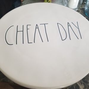 Rae Dunn "Cheat Day" Cake Dish